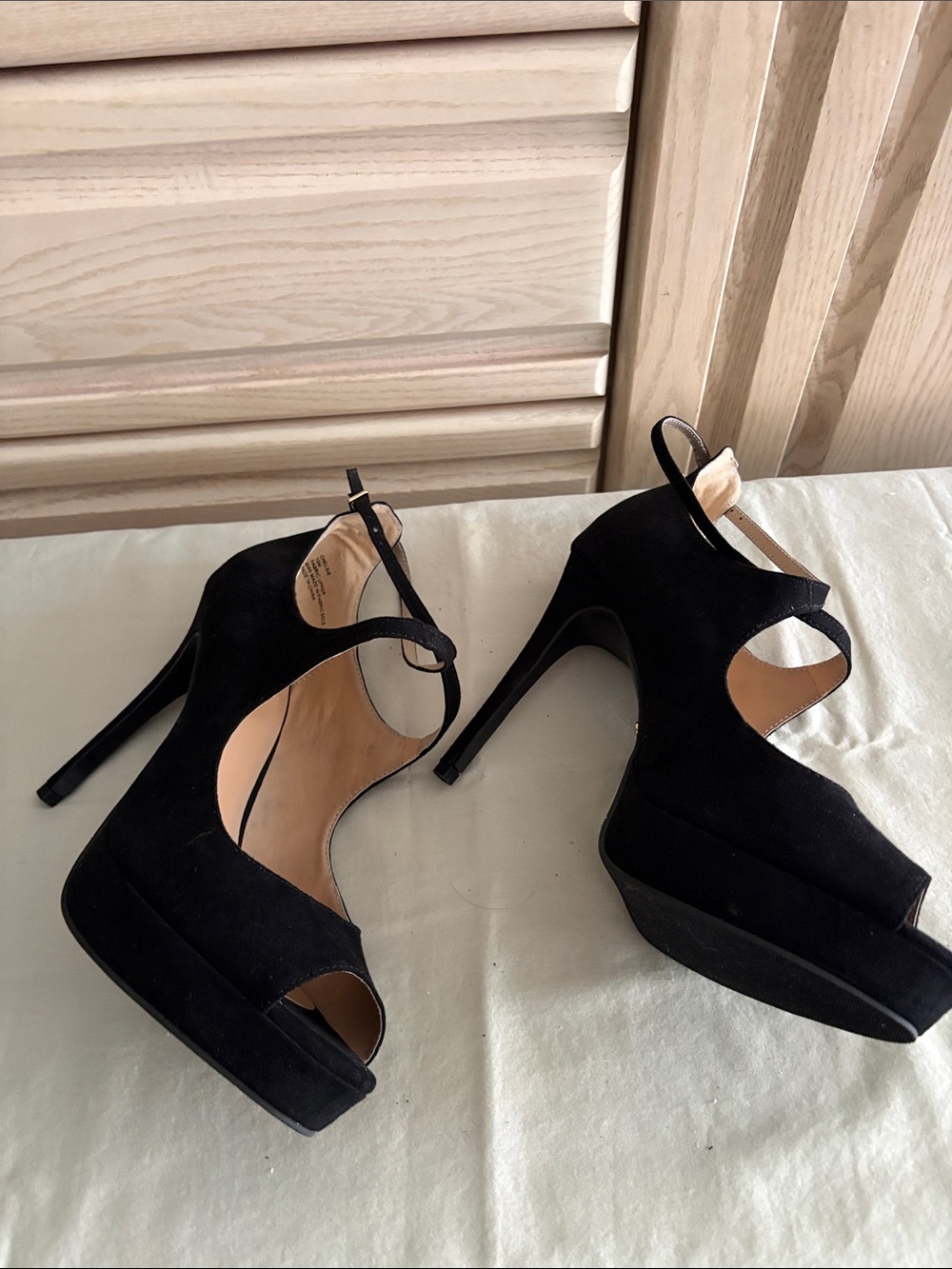 Thalia Sodi Gold and Black Women's Heels